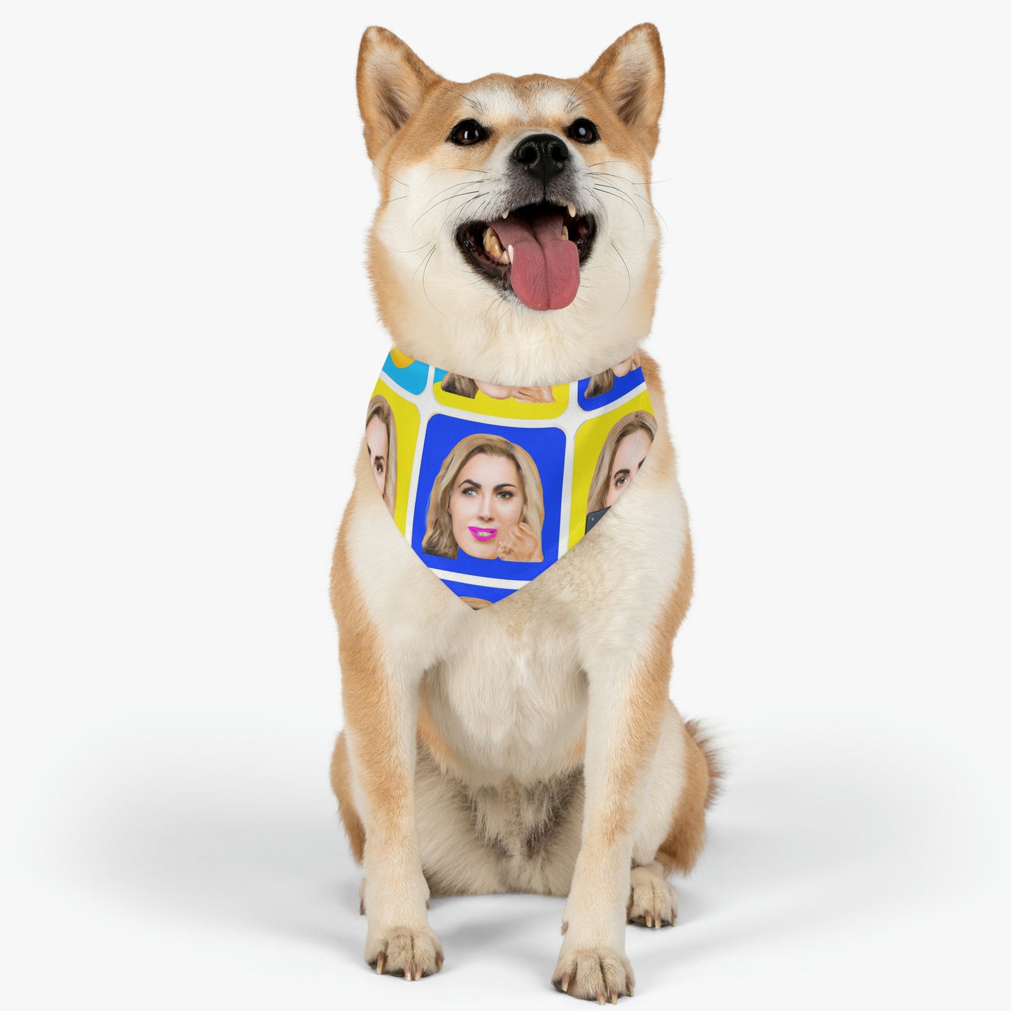 "Emoji-zing a Celebrity: A Pop Art Portrait" - Das Alien Pet Bandana Halsband