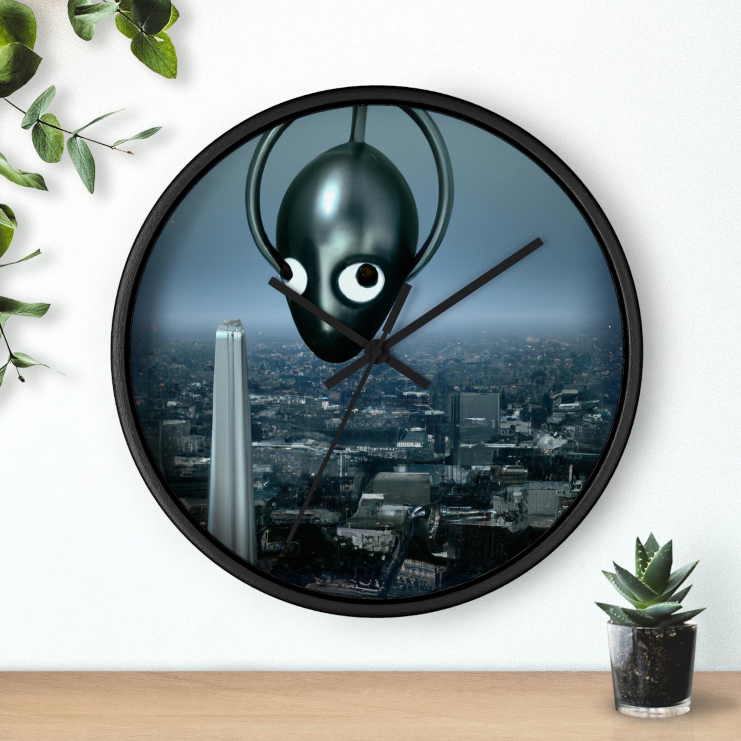 "Una chispa distante: la búsqueda de un santuario extraterrestre en la ciudad". - El reloj de pared alienígena