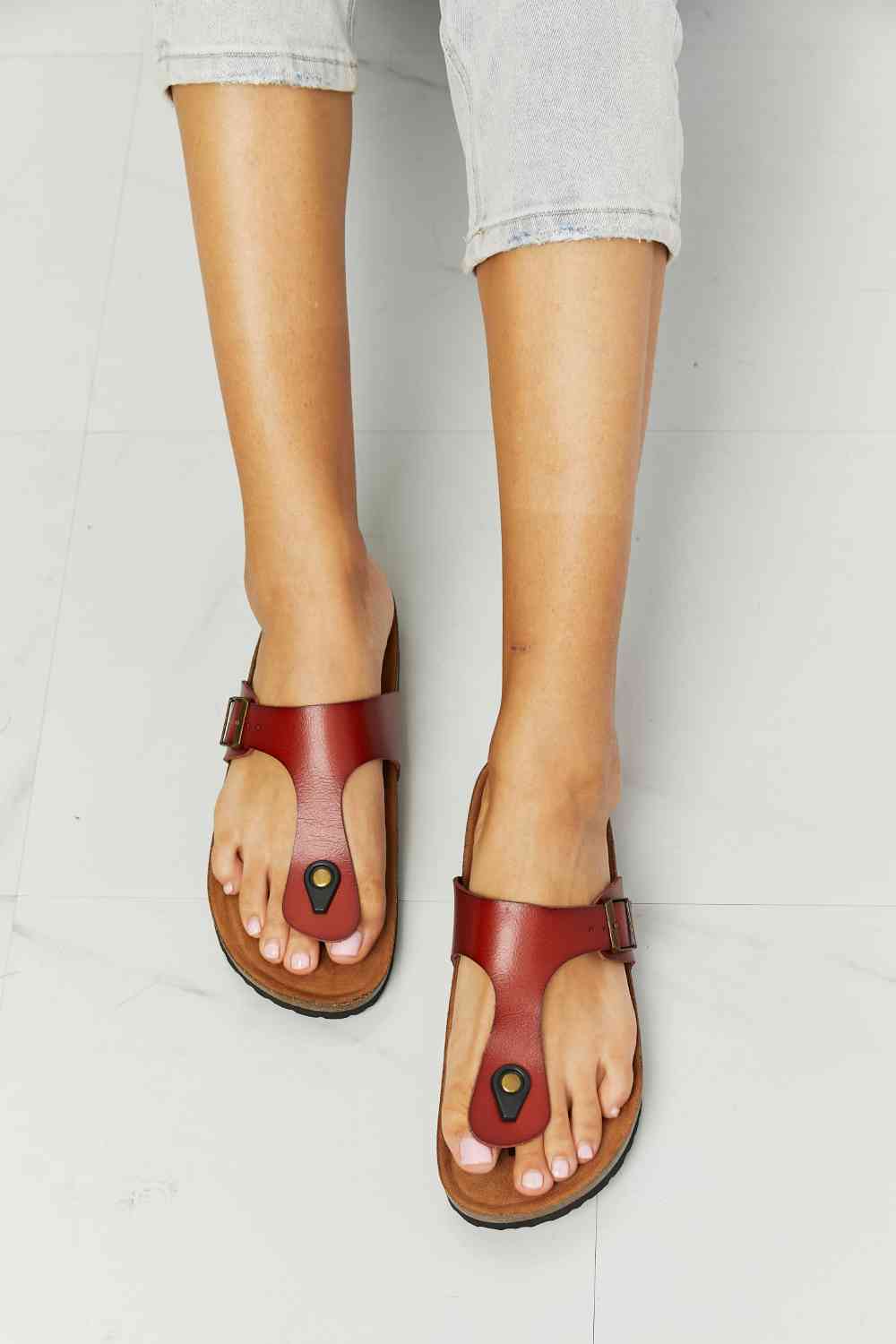 MMShoes Drift Away T-Strap Flip-Flop in Rot