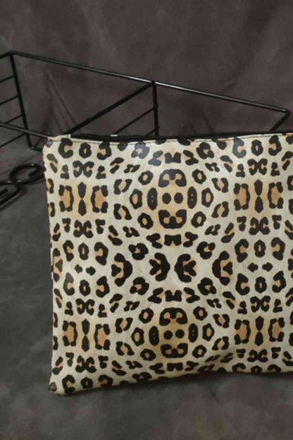 Clutch de piel sintética con estampado de leopardo