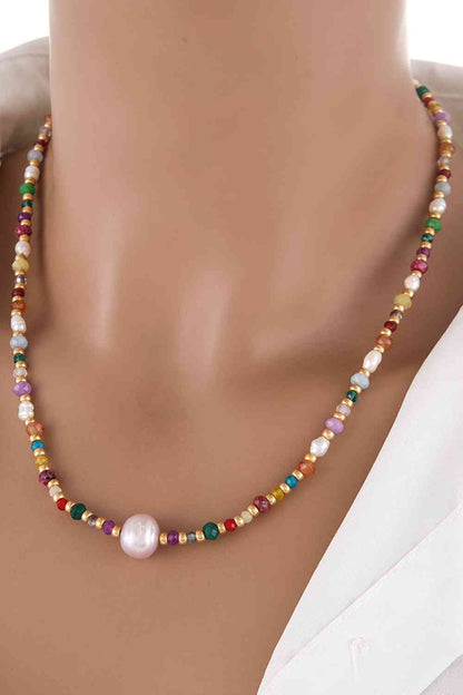 Collar de cuentas multicolores