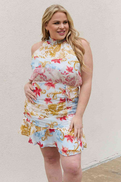 Vestido tejido halter con estampado floral de tamaño completo de abedul blanco