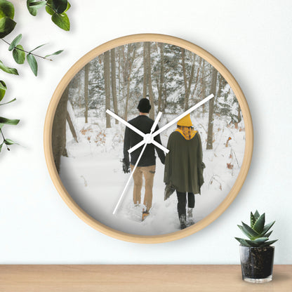 "Cuento de hadas en la nieve" - ​​El reloj de pared alienígena