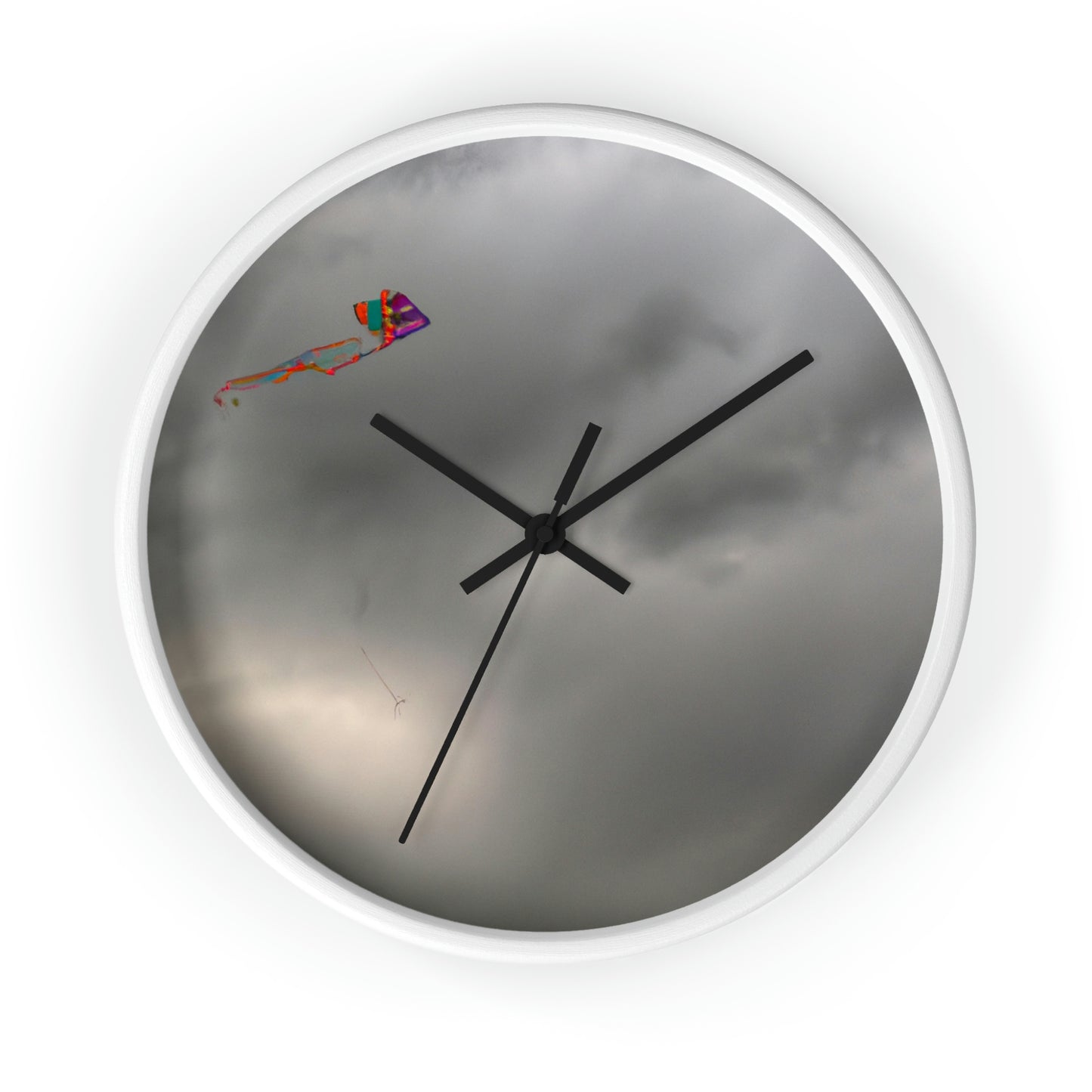 "Daring the Stormy Sky" - El reloj de pared alienígena