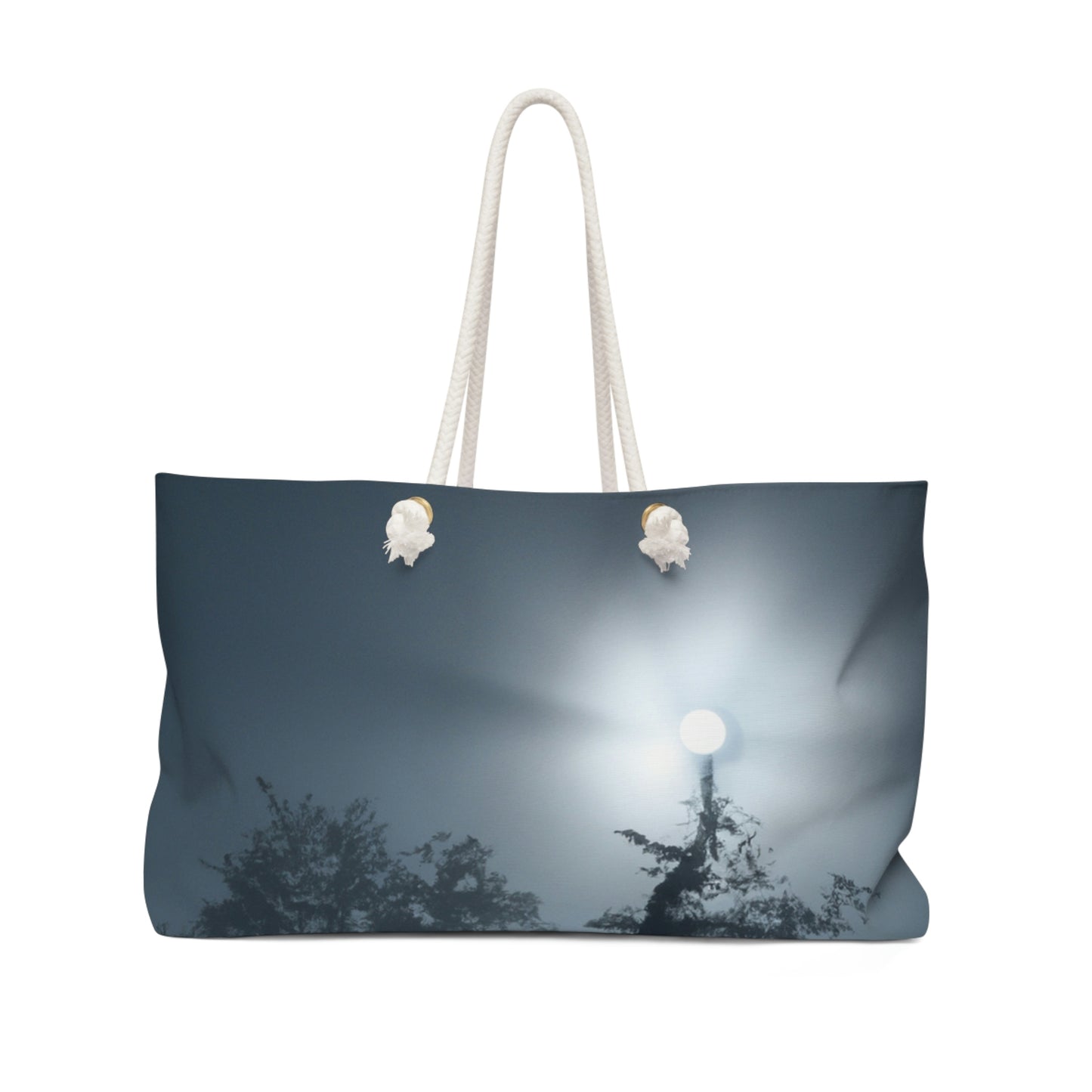 "Un centinela que brilla en la niebla" - The Alien Weekender Bag #nft