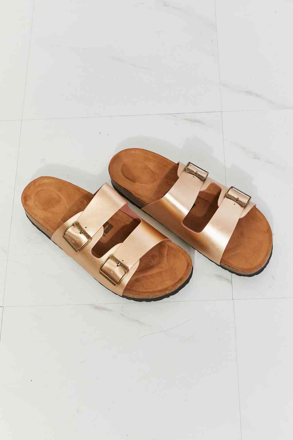 MMShoes Best Life Doppelband-Slide-Sandale in Gold