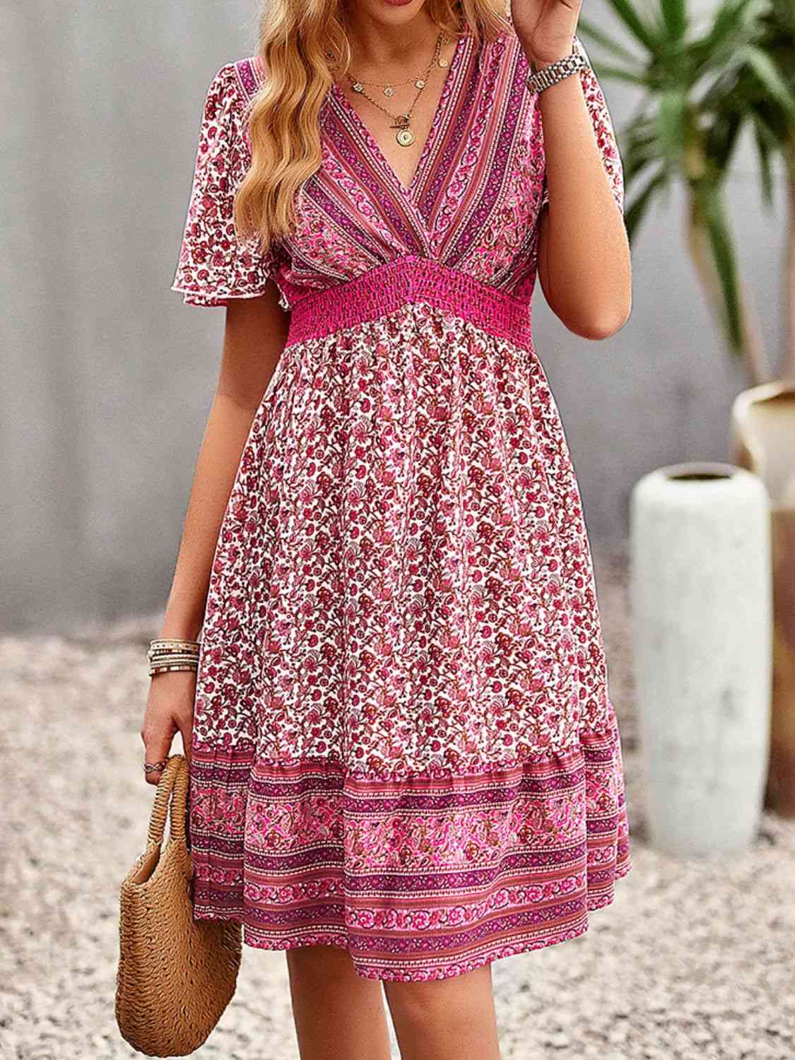 Vestido de manga acampanada con cuello en V estilo bohemio con estampado floral