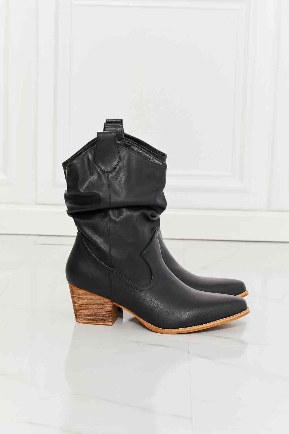 MMShoes Better in Texas Scrunch Botas Vaqueras en Negro