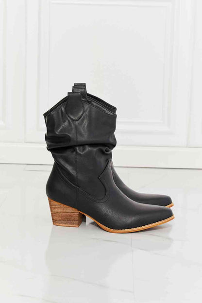 MMShoes Better in Texas Scrunch Cowboystiefel in Schwarz