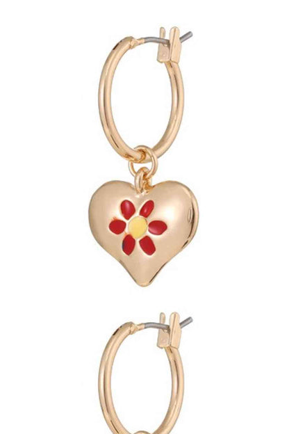 Pendientes colgantes con forma de corazón de cobre en contraste