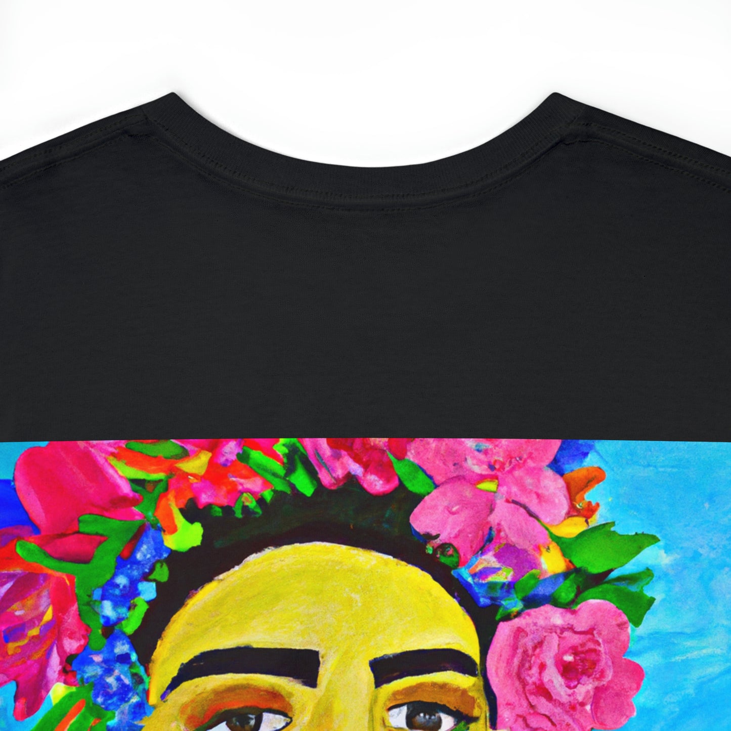 "Fierce and Free: Un tributo a las mujeres mexicanas inspirado en Frida Kahlo" - La camiseta de Alien