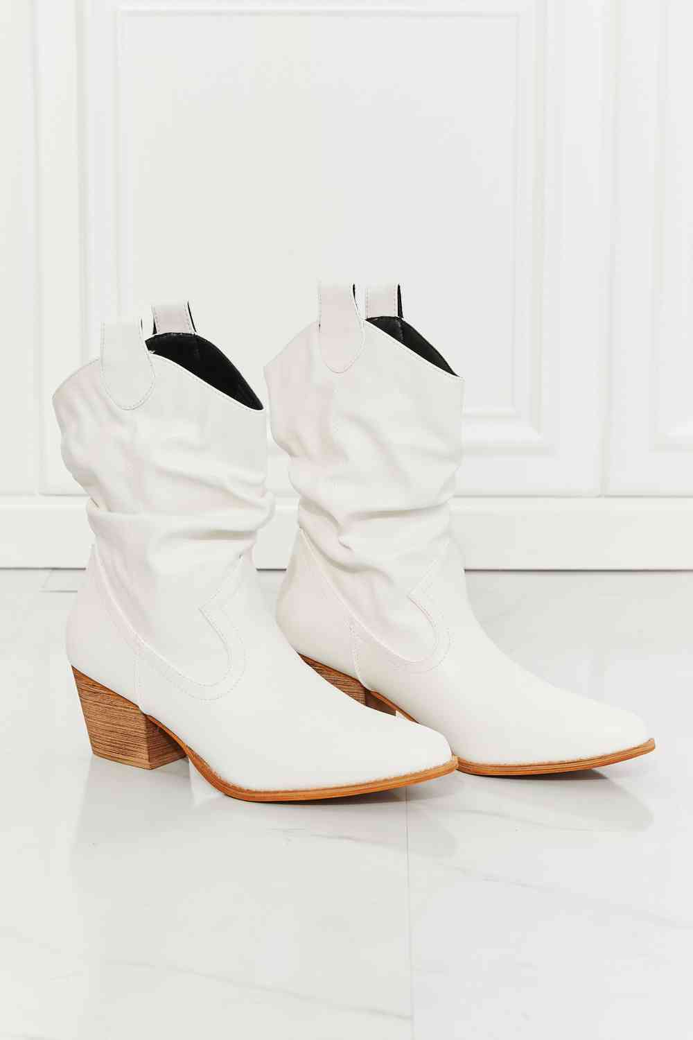 MMShoes Better in Texas Scrunch Botas Vaqueras en Blanco