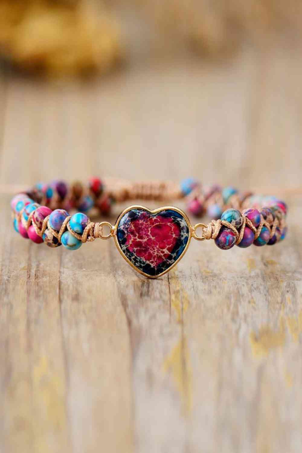 Pulsera de piedra natural hecha a mano con forma de corazón