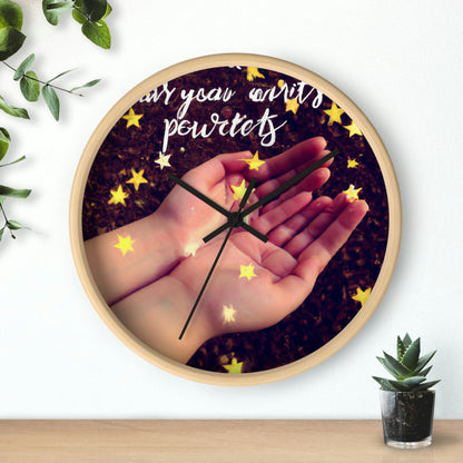 "Un deseo estrellado en mi bolsillo" - El reloj de pared alienígena