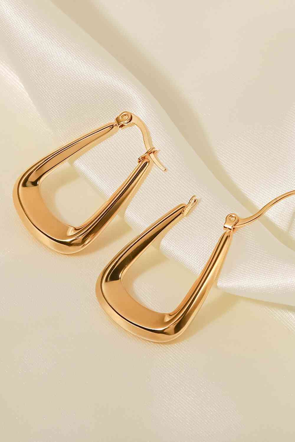 Pendientes Geométricos Bañados En Oro 18K