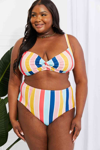 Bikini de talle alto con diseño a rayas Take A Dip Twist de Marina West Swim