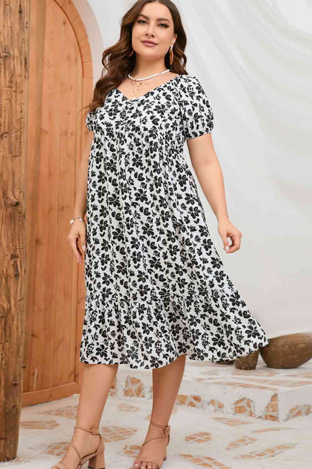 Plus Size Floral Short Sleeve Midi Dress