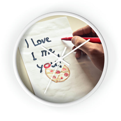 "Una carta de amor amante de la pizza" - El reloj de pared alienígena