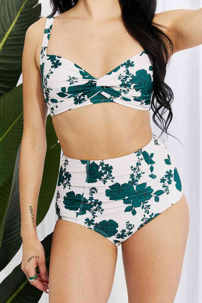 Marina West Swim Take A Dip Twist-Hochhausbikini im Wald