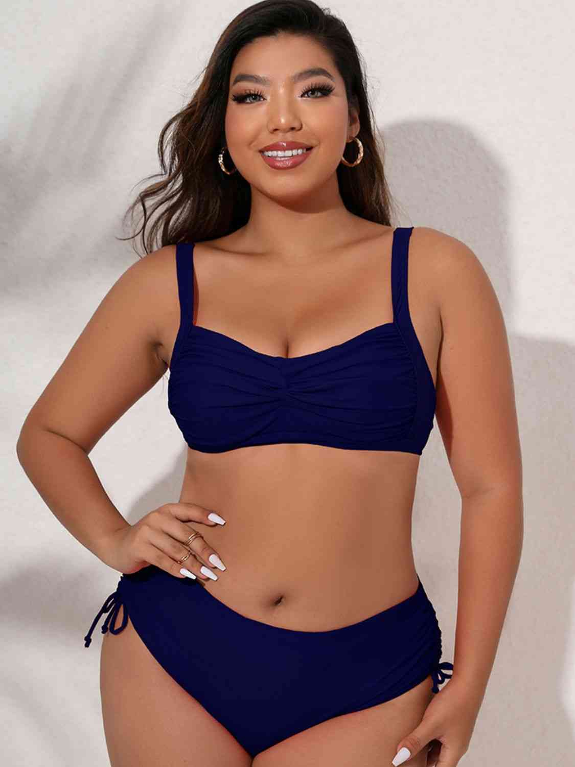 Plus-Size-Bikini-Set mit Twist-Front-Schnürung