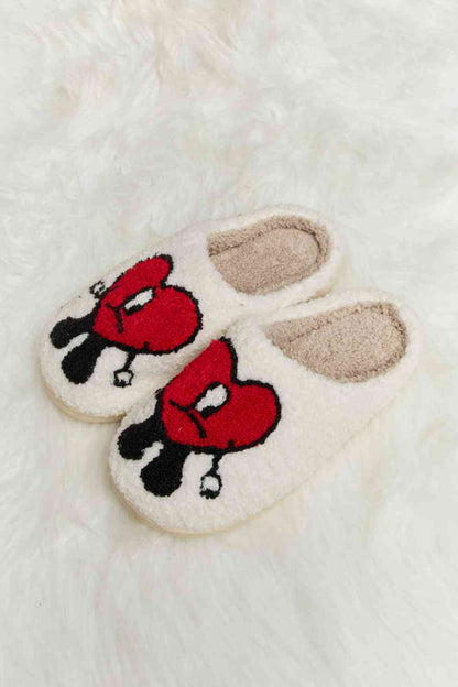 Pantuflas de felpa con estampado de corazones Melody Love