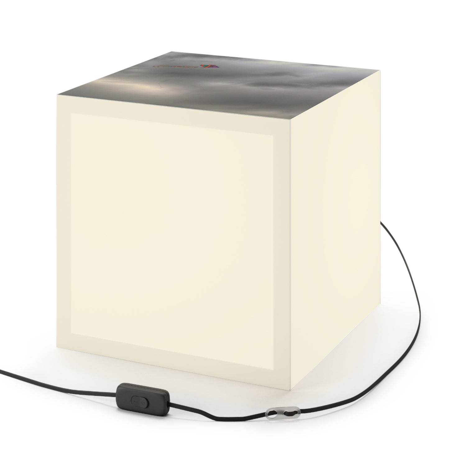 "Daring the Stormy Sky" - Die Alien Light Cube Lampe