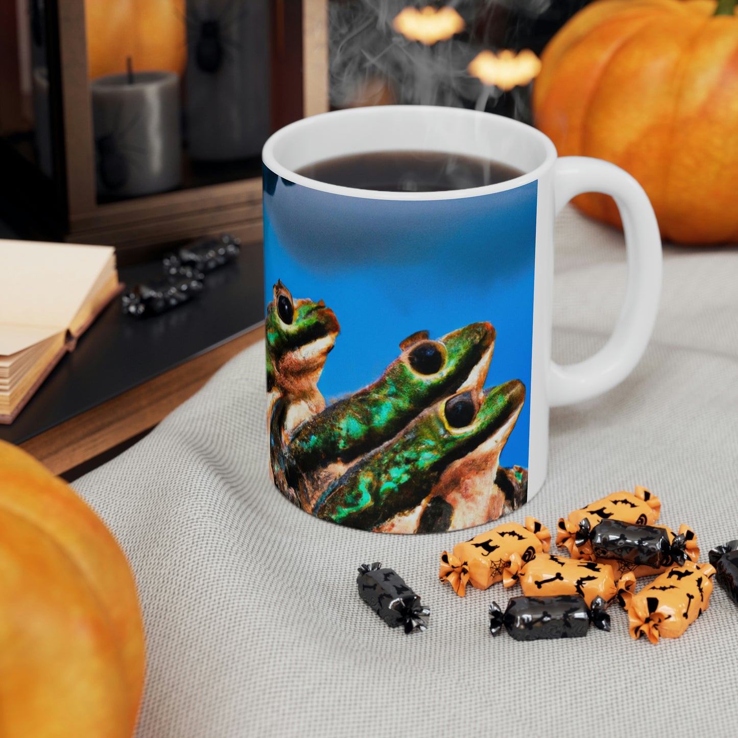 "A Frog Chorus in the Thunderstorm" - The Alien Taza de cerámica 11 oz