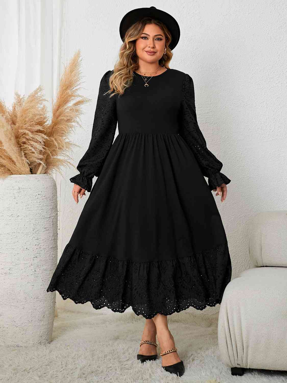 Vestido con detalle de encaje y mangas con volantes de talla grande