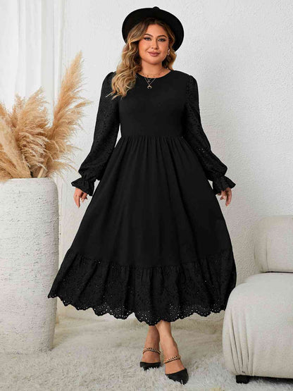 Plus-Size-Kleid mit Volantärmeln und Spitzendetail