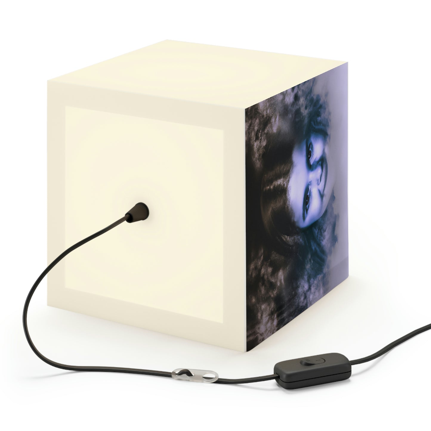 Through the Misty Veil - Die Alien Light Cube Lampe