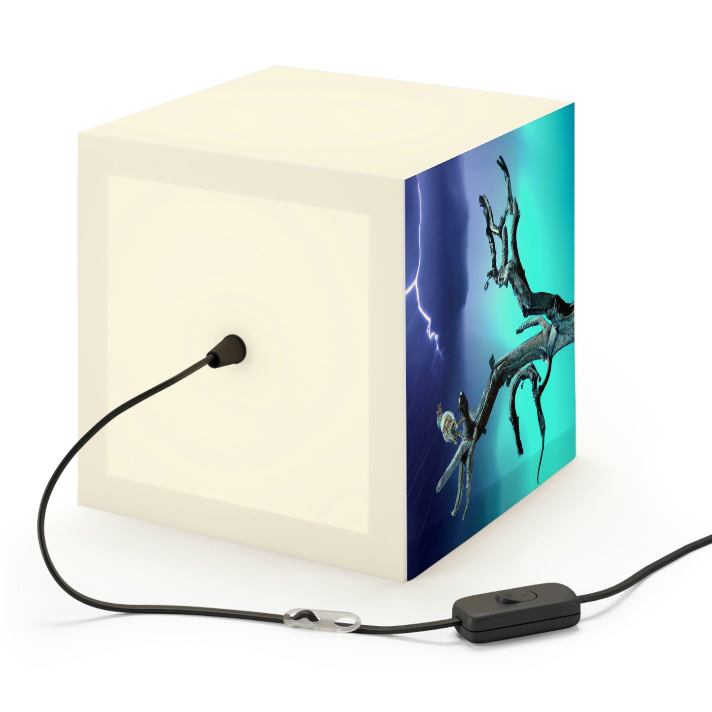 "Allein gegen den Sturm" - Die Alien Light Cube Lampe